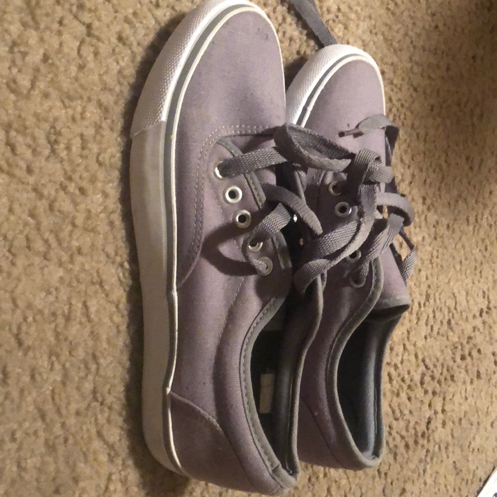 Sneakers - Picture 2 of 4
